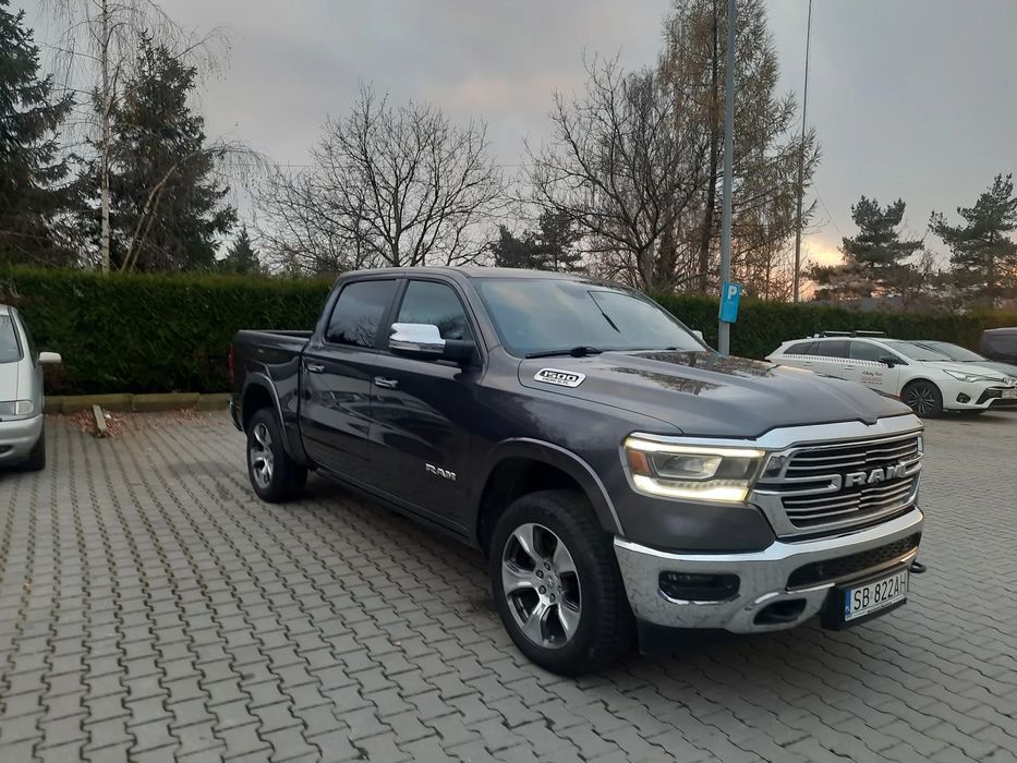 RAM 1500 RAM 1500 LARAMIE Crew Cab 4×4 • 5.7 HEMI • VAT 23% • I właściciel