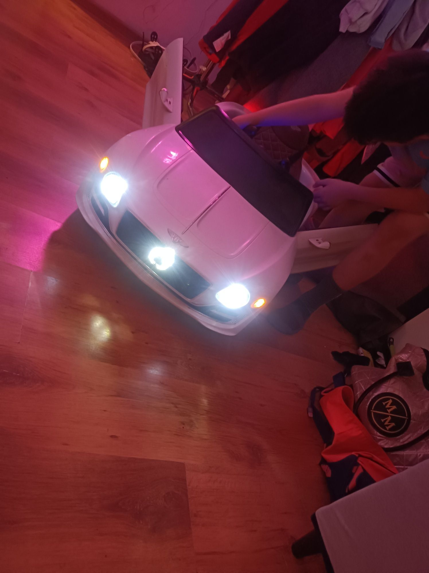 Bentley!! Autko na akumulator