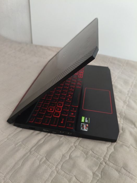 Laptop aser nitro 5