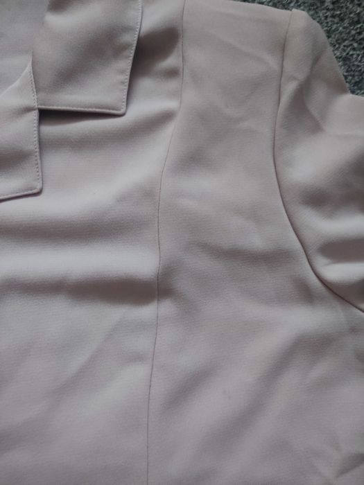 Kremowa beżowa sukienka mini, długi żakiet marynarka narzutka