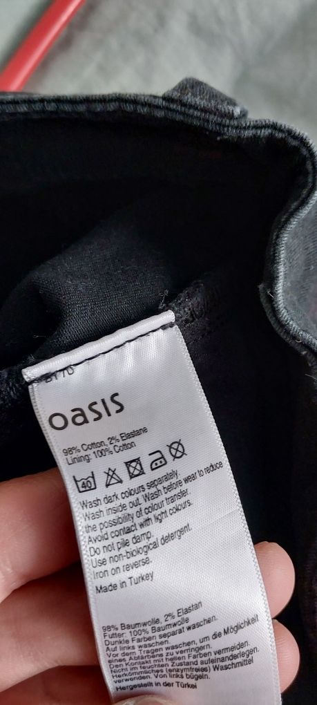 Spodnie w kratke czarne rurki proste L xl oasis jeansy dzinsy bawelna