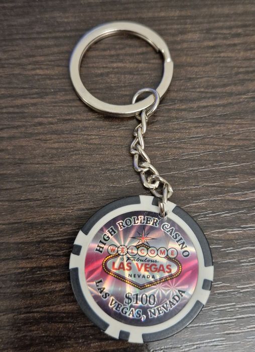 Брелок фишка казино
