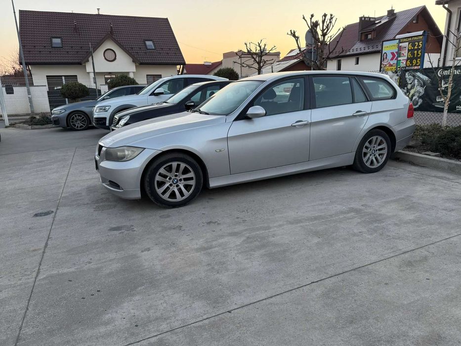 Zderzak przód bmw e90/91  kod lakieru 354/7   do malowania