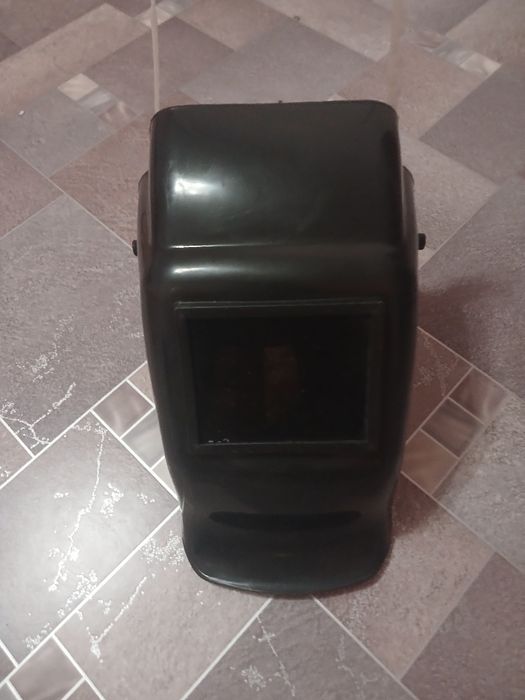 Маска сварочна нова.