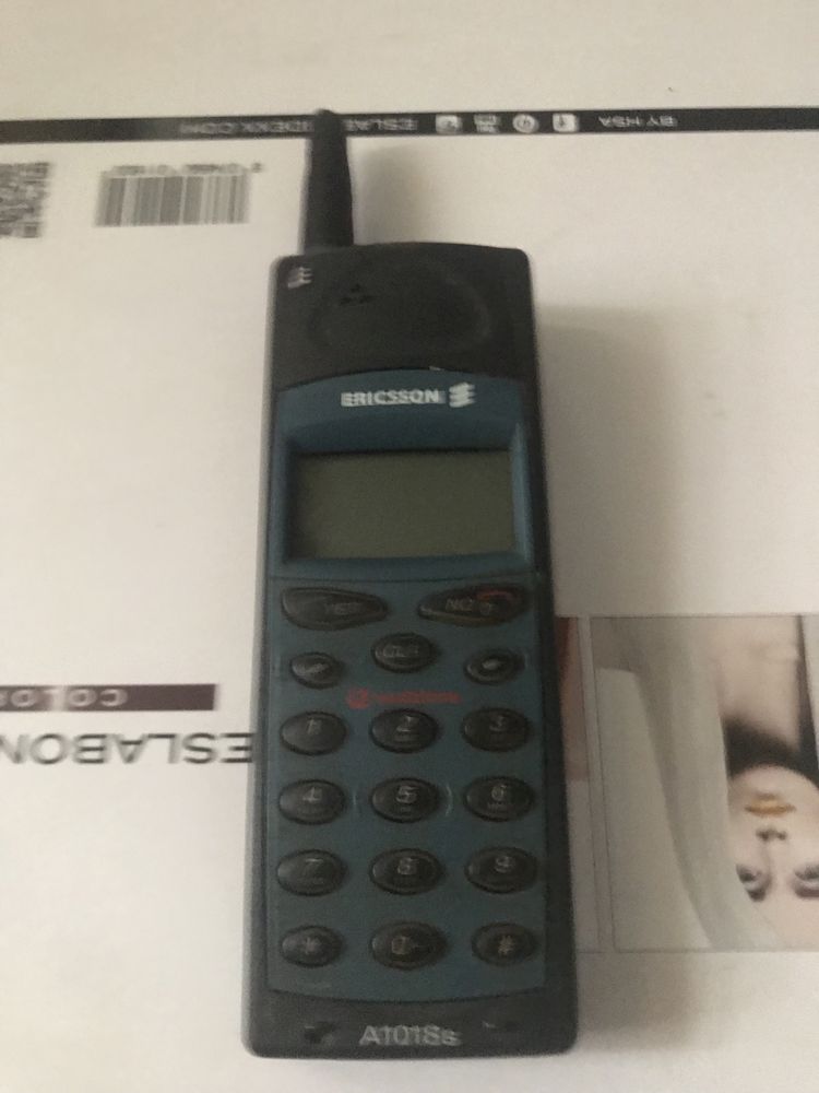 Продам Ericsson T28s +подарок