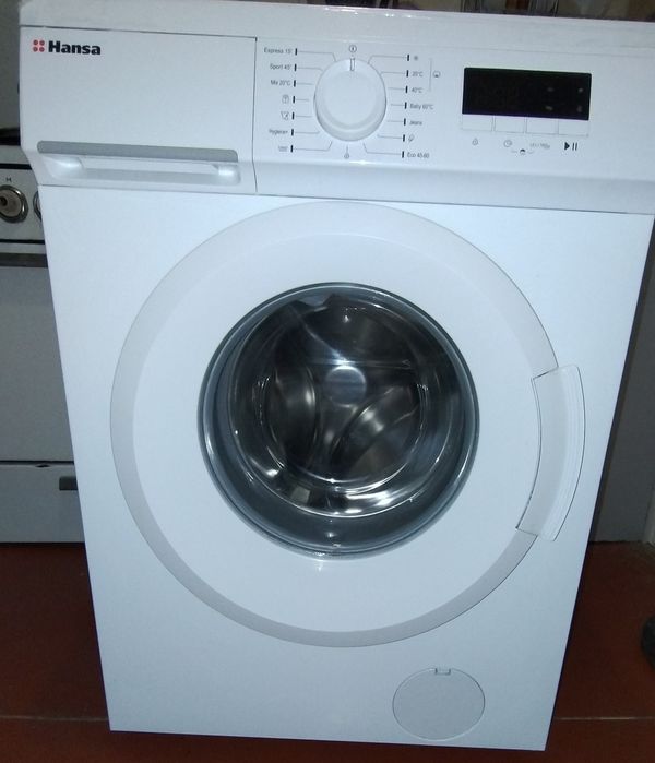 Продам пральну машинку  Hansa WHN610D1W