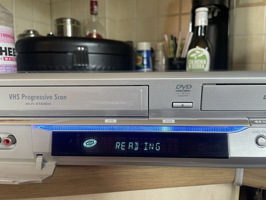 Nagrywarka VHS -DVD firmy JVC DR-MV55U