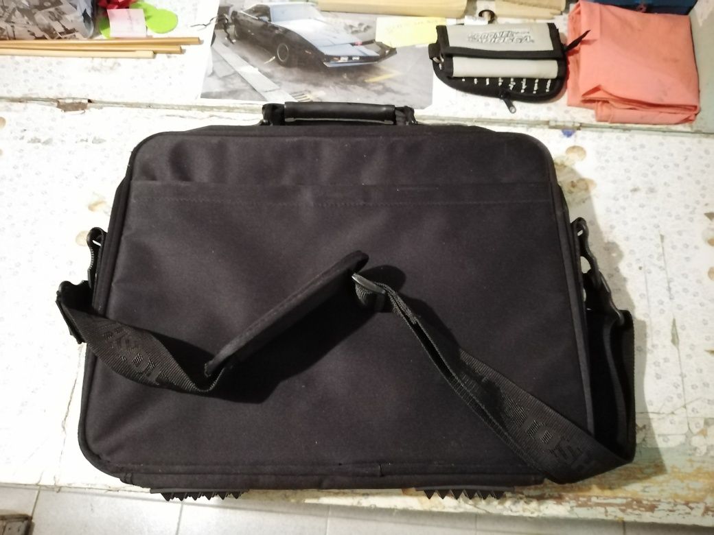 Vendo mala para computadores de portáteis bom estado