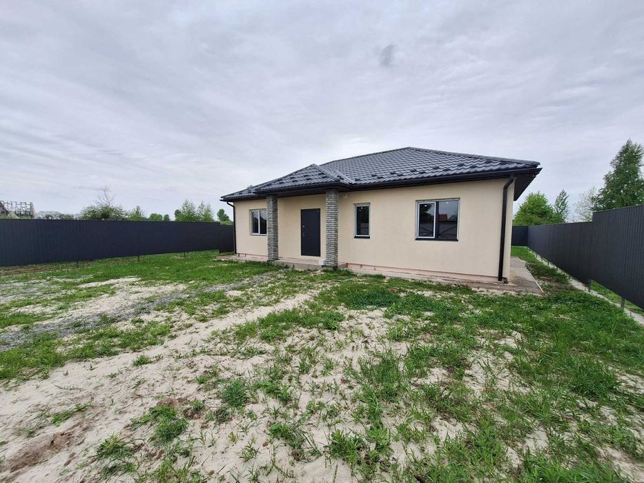 Продам новий 1 но поверховий будинок 95м2 на діл. 6 соток, гарне місце