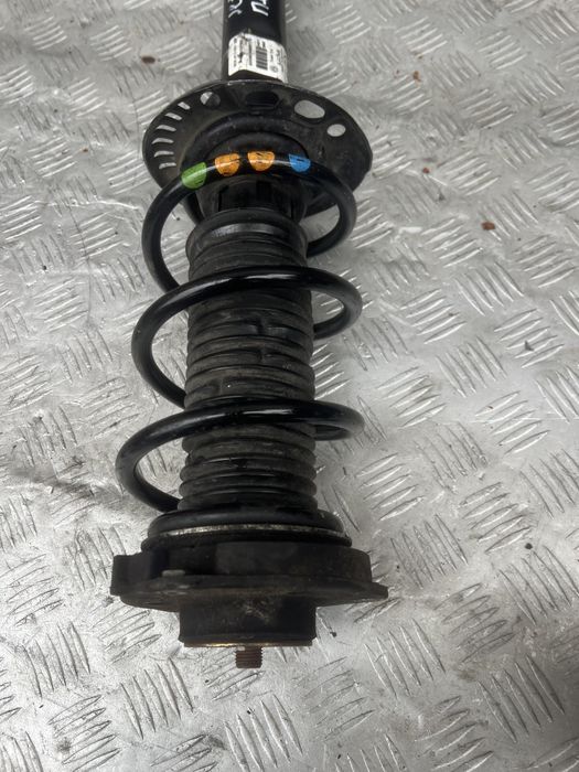 5C0413031AP стойка амортизатора в сборе передняя правая jetta 6