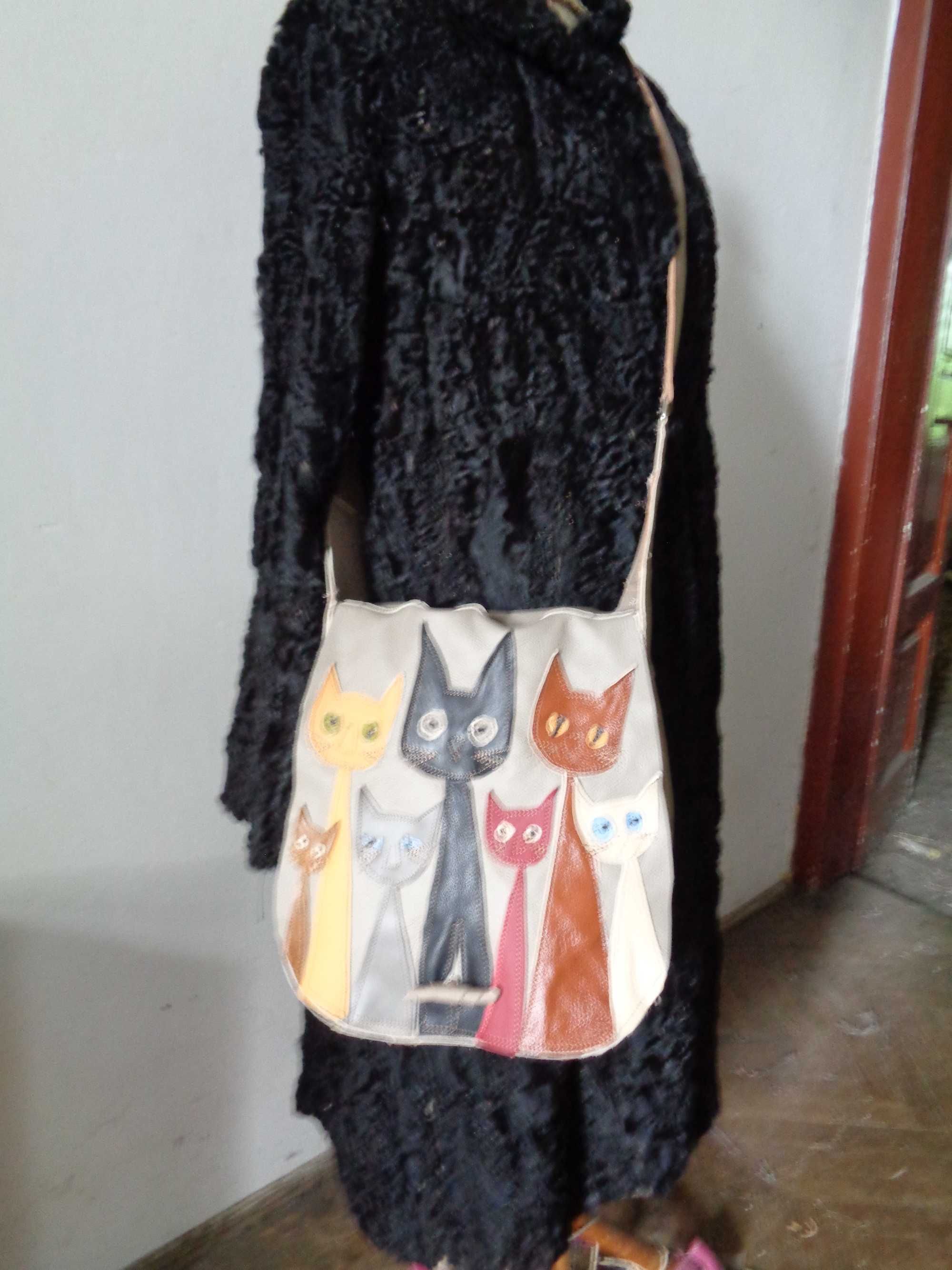 Artystyczna torebka skórzana z kotami.  Handmade