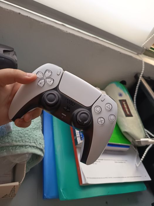 PlayStation 5 + comando Normal