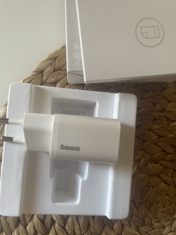 Nowa szybka ładowarka 30w Baseus usb c