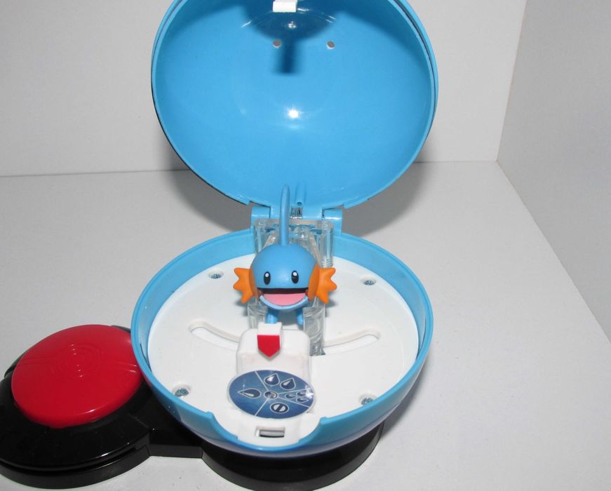 Mudkip + Dive Ball Pokémon Surprise Attack Game, SA9