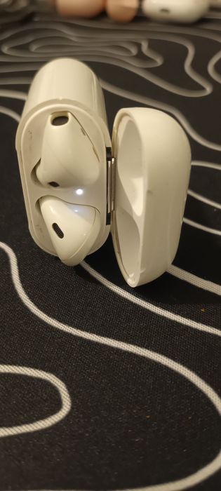 Apple AirPods 2nd Generation64564038561153120