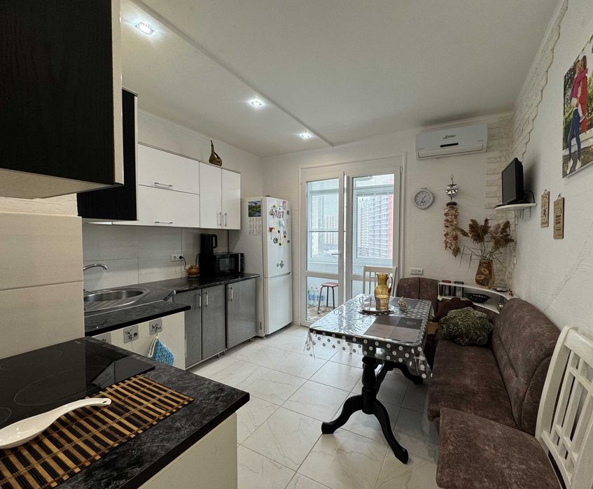 Продам 2- комн. квартиру с ремонтом в 56 Жемчужине на Таирова