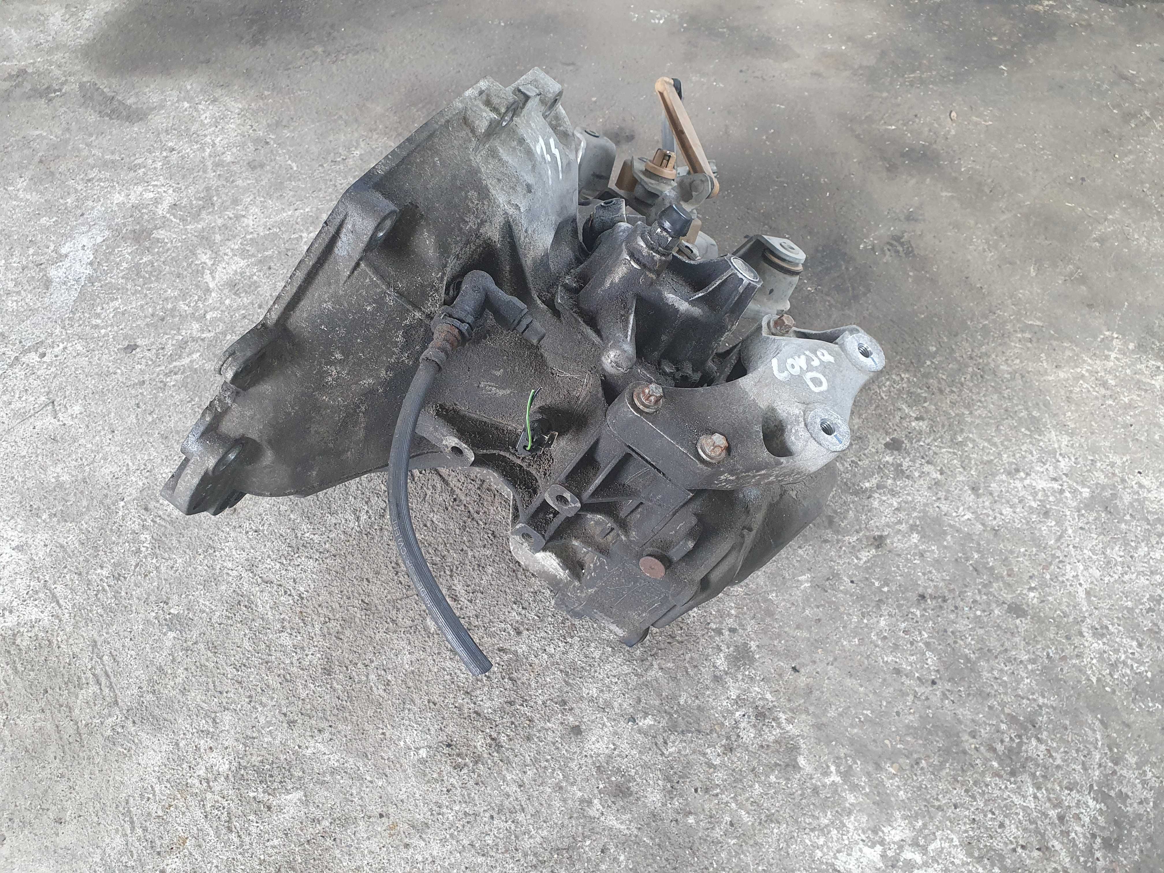 Skrzynia biegow Opel Corsa D 1.4 16v benzyna z14xep sprawna