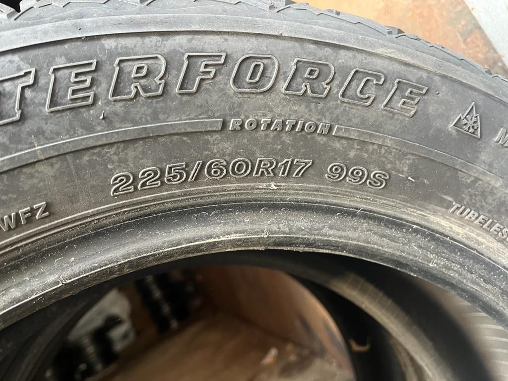 Все сезонні шини 225/60R17 4шт.