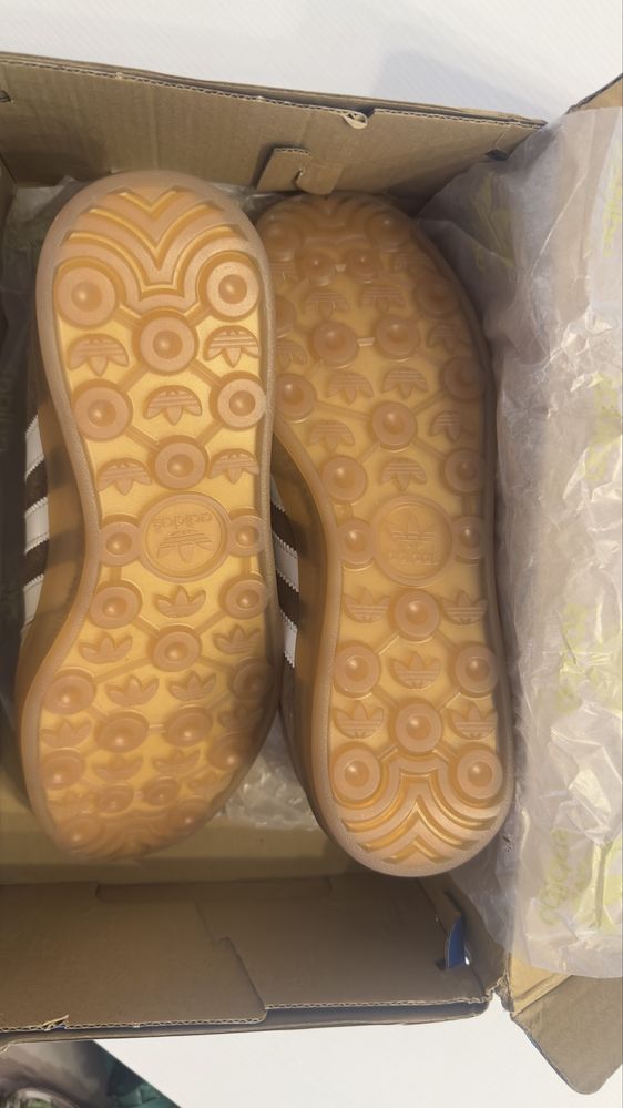 Adidas Gazelle - 39 1/3 NOVO