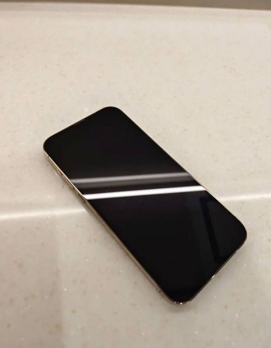 Продам IPhone 13 Pro Max.