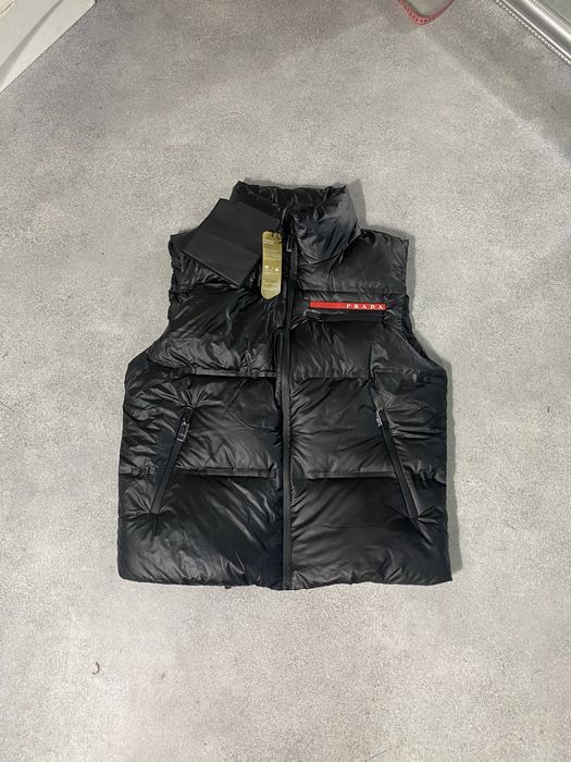 Жилетка prada, НА РУКАХ!