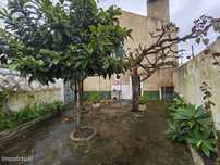 Moradia duplex com pátio em gaveto – Valado dos Frades