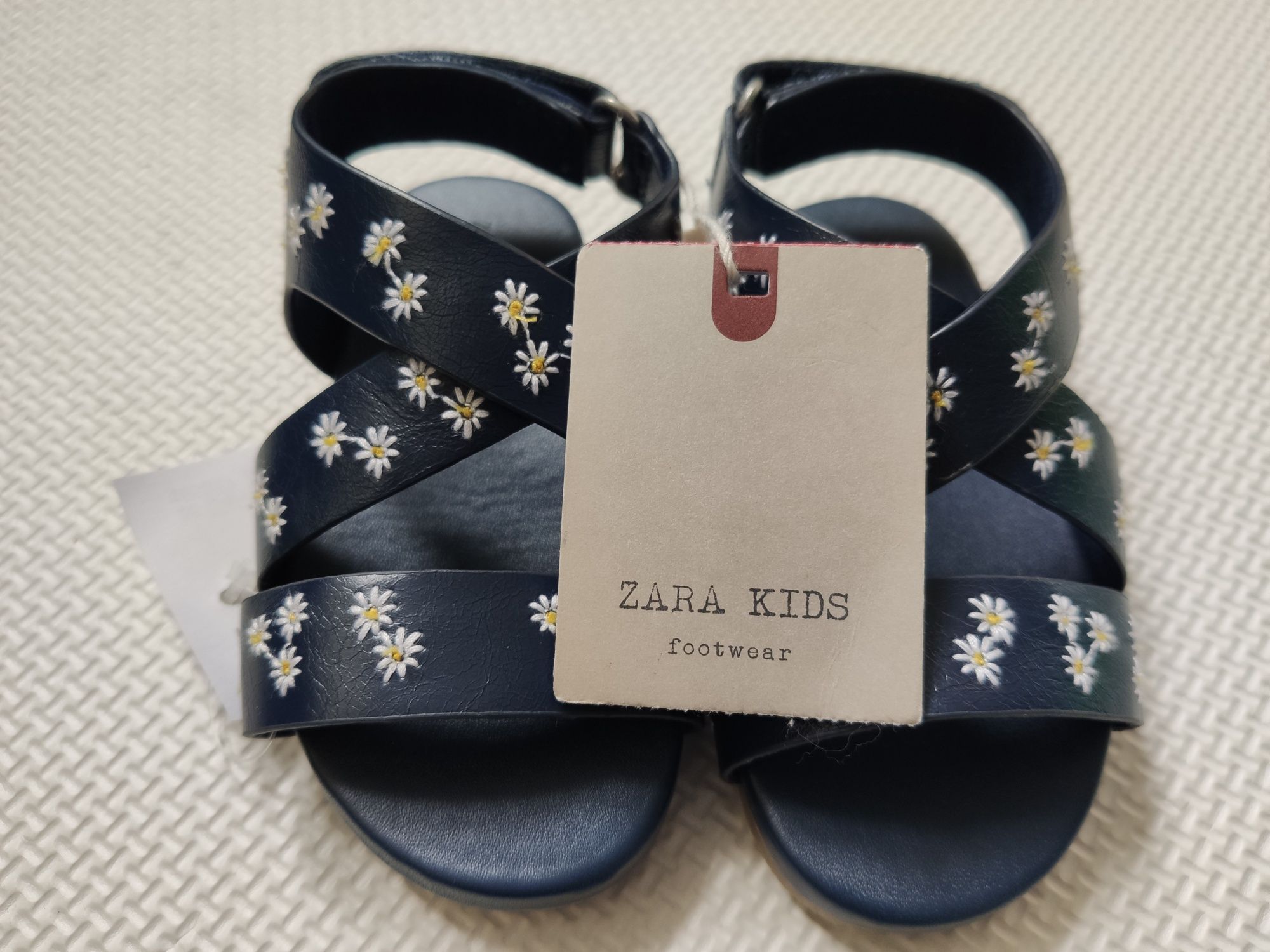 Sandałki dla dziewczynki Zara kids r. 19