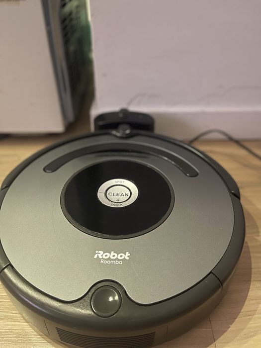 Robot Roomba 676