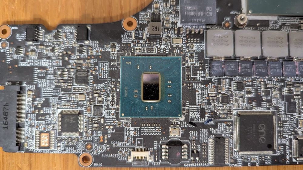 Материнська плата MSI  ms16k2 cpu  Intel i7 - 7920HQ  GPU Quadro p3000