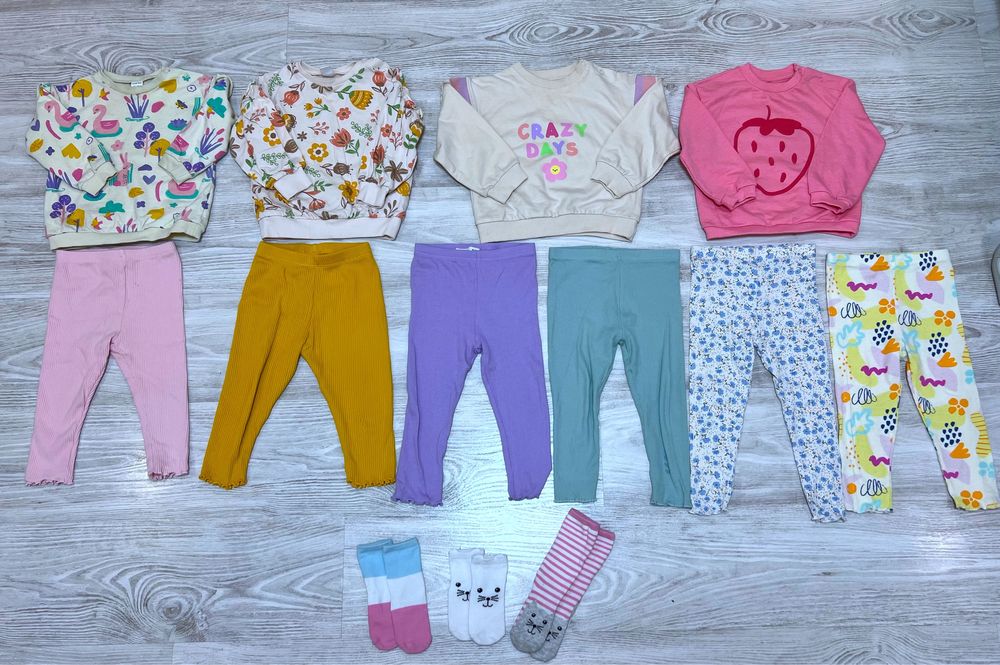 Набір одягу для дівчинки. Світшоти, лосини