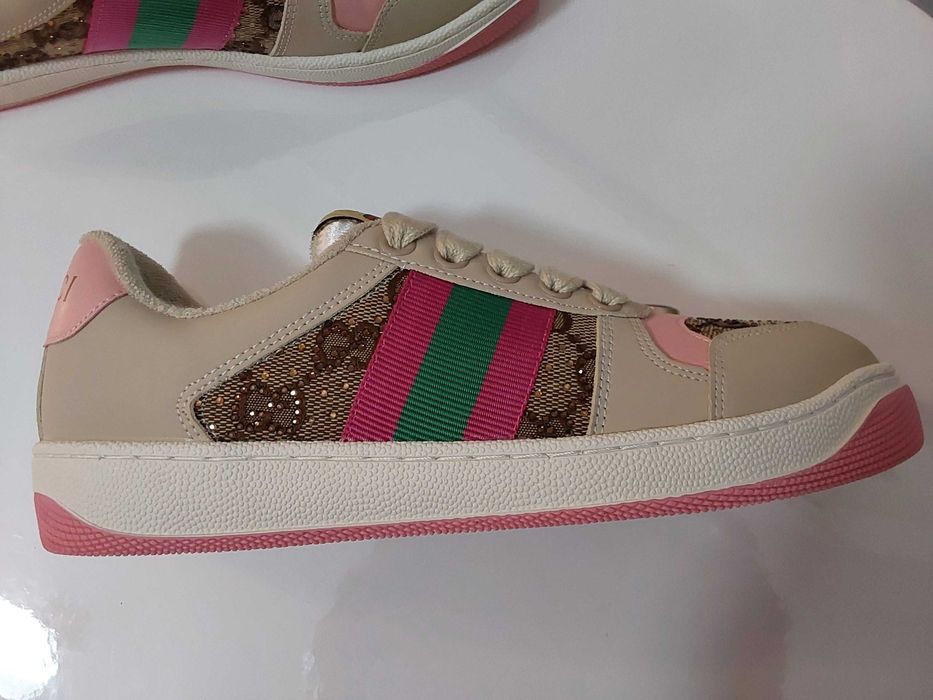 Sapatilhas Novas da Gucci com Cristais .