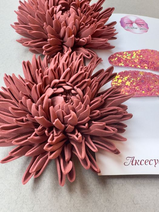 Хризантеми. Квіти для волосся. Хризантеми резинки