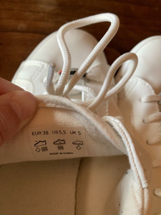 Tenis de senhora . Marca Cavalli