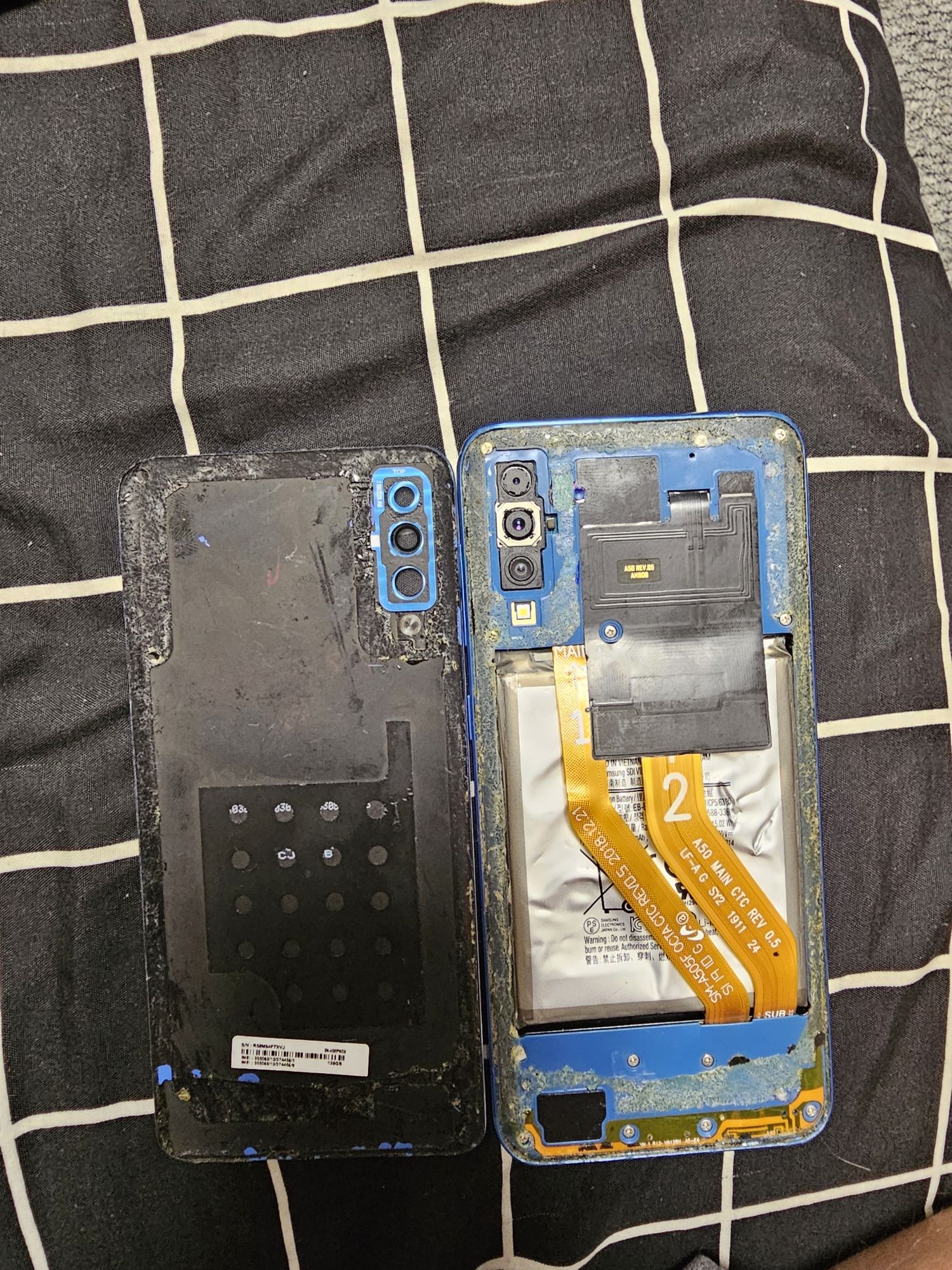 Продам смартфон Samsung A50 sm-a505fm/ds