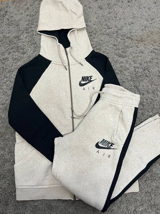 Спортивные костюмы Nike Air