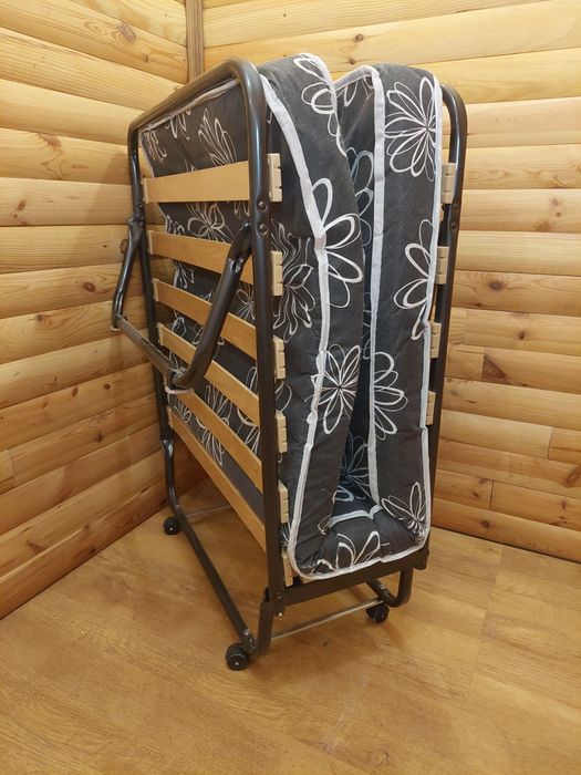 Розкладне ліжко з матрацом.Розкладушка з матрацом. Розкладачка.