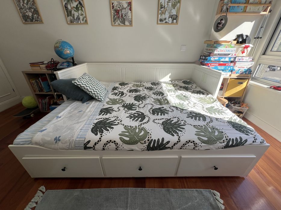 Cama Ikea Hemmes - gavetao + 3 gavetas
