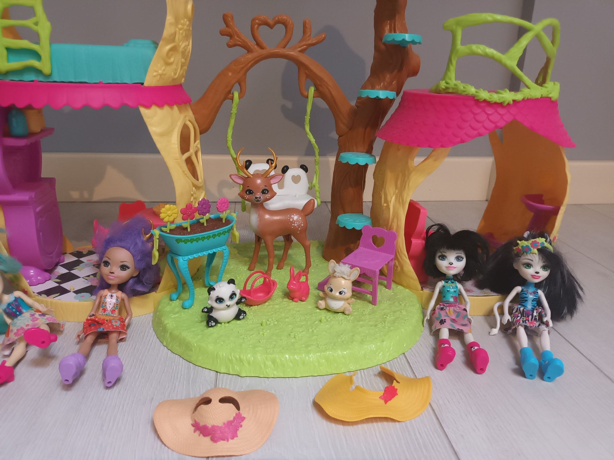 Sprzedam  domek enchantimals  panda