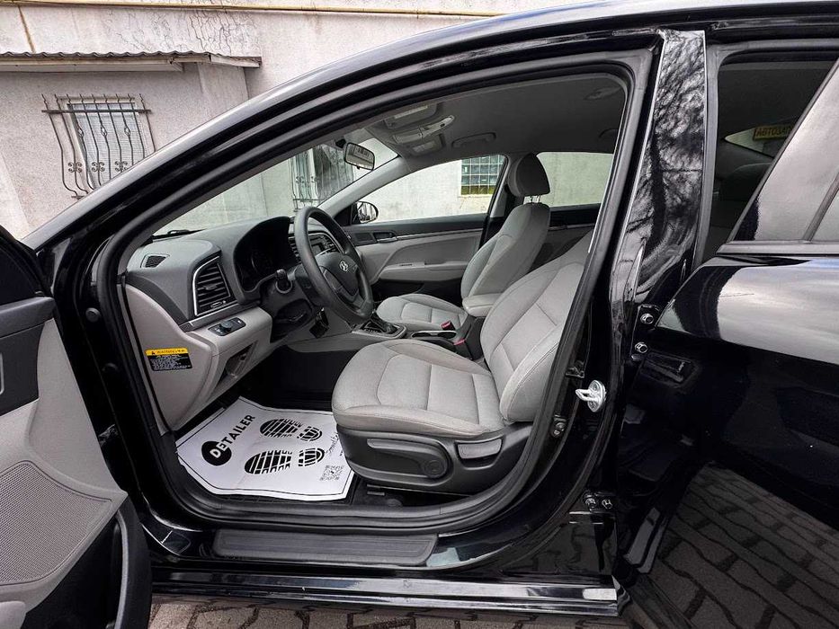 Hyundai Elantra 2.0 AT 2016 газ/бензин, автомат — без вкладень