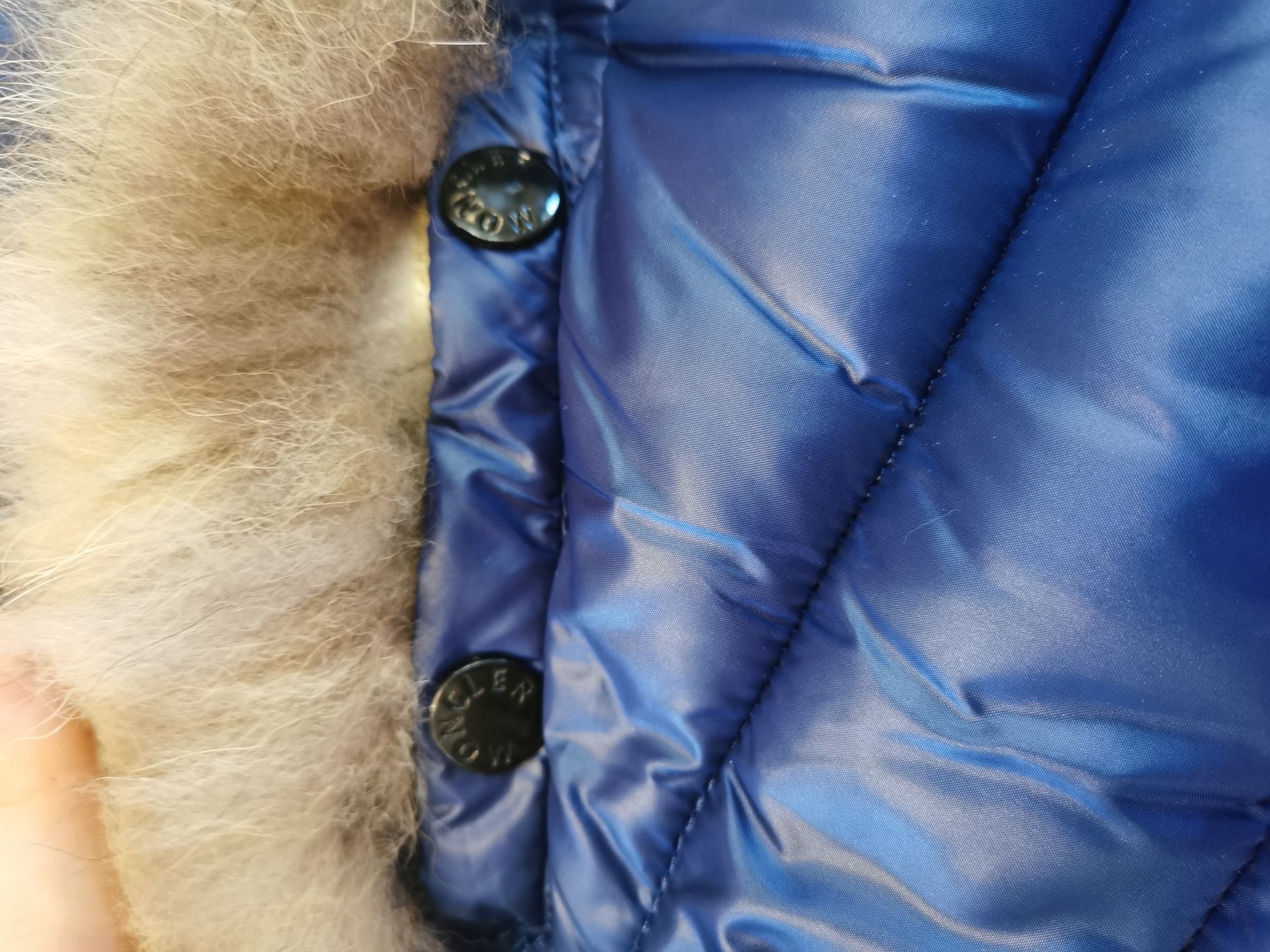Зимове пальто Moncler