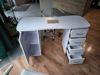 Stolik/biuro kosmetyczne do manicure