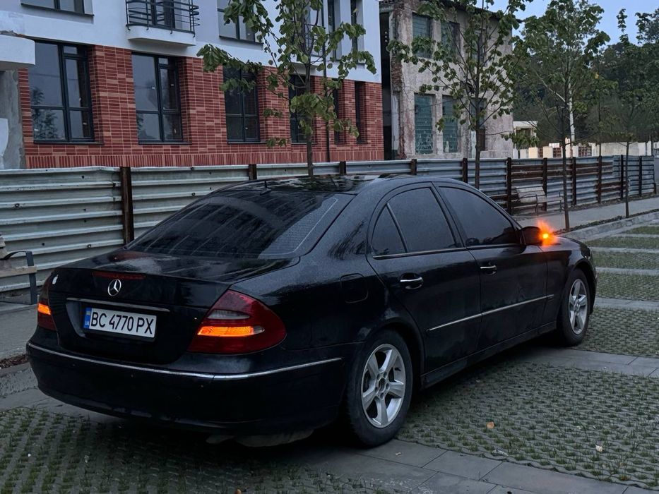 Продам Мерседеса 211