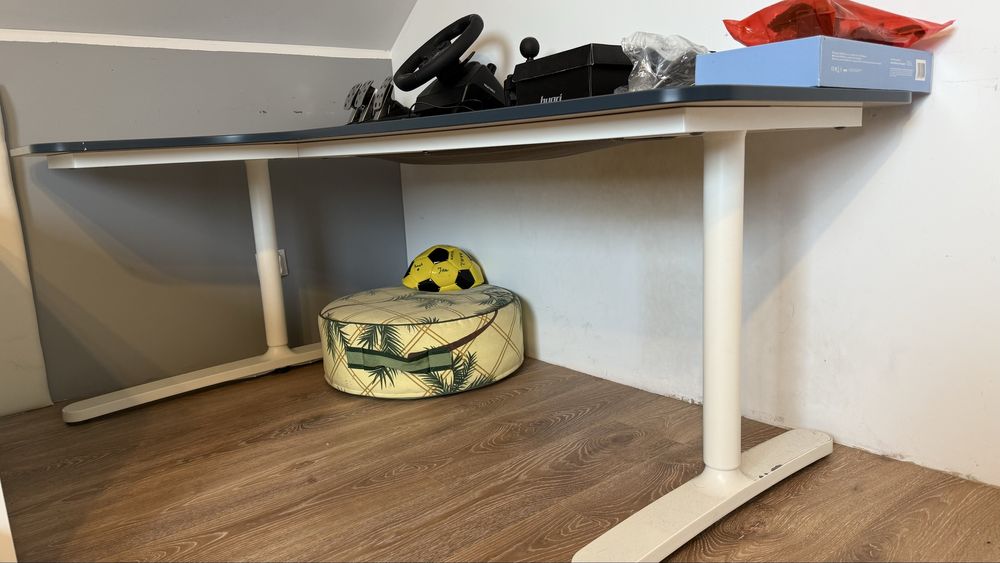 Biurko narożne Ikea Bekant 160x110cm, regulowana wysokść, mega solidne