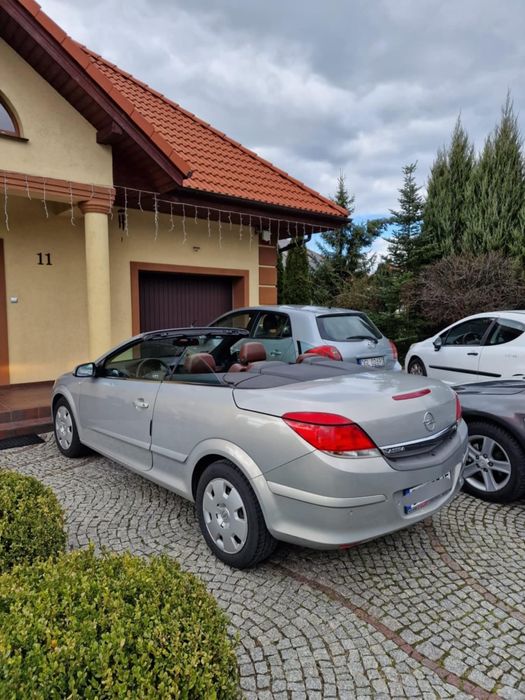 Wyjątkowy Opel Astra Twin Top Cosmo (2007) - Złoty Kabriolet z Gazem!