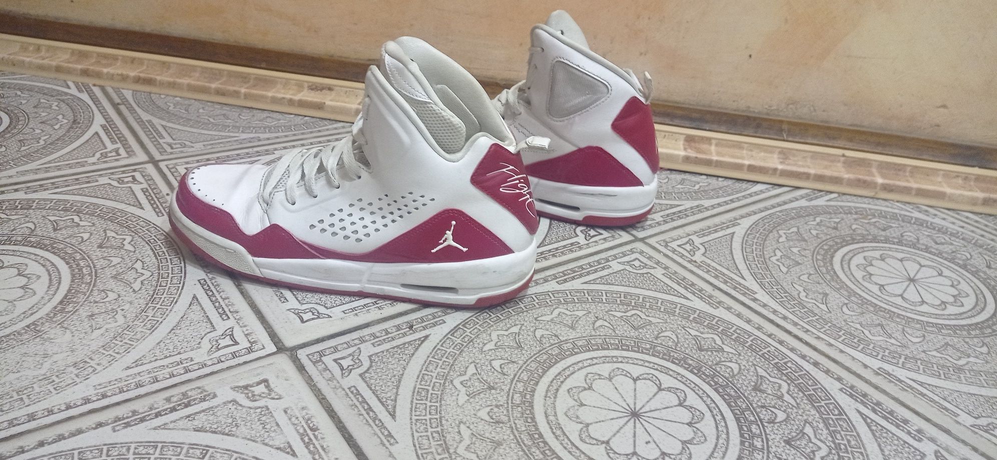 jordan sc-3, white/white-gym red