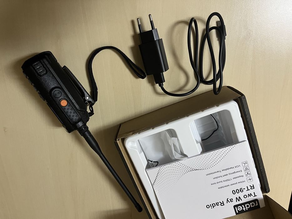 Walkie Talkie Radtel RT-900