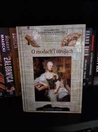 "O modach i strojach"