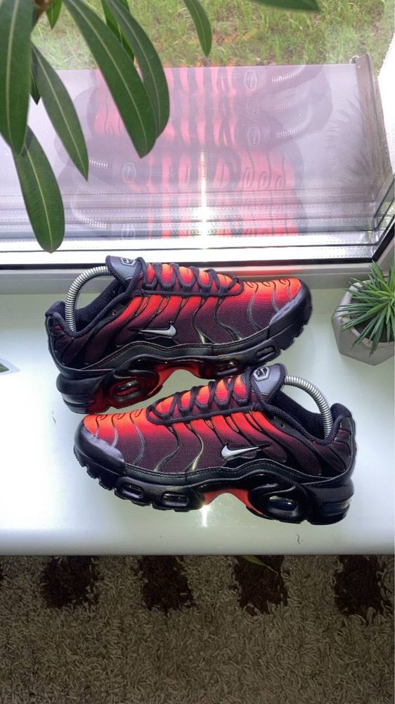 Кросівки Nike Air Max Tn Plus Track Red