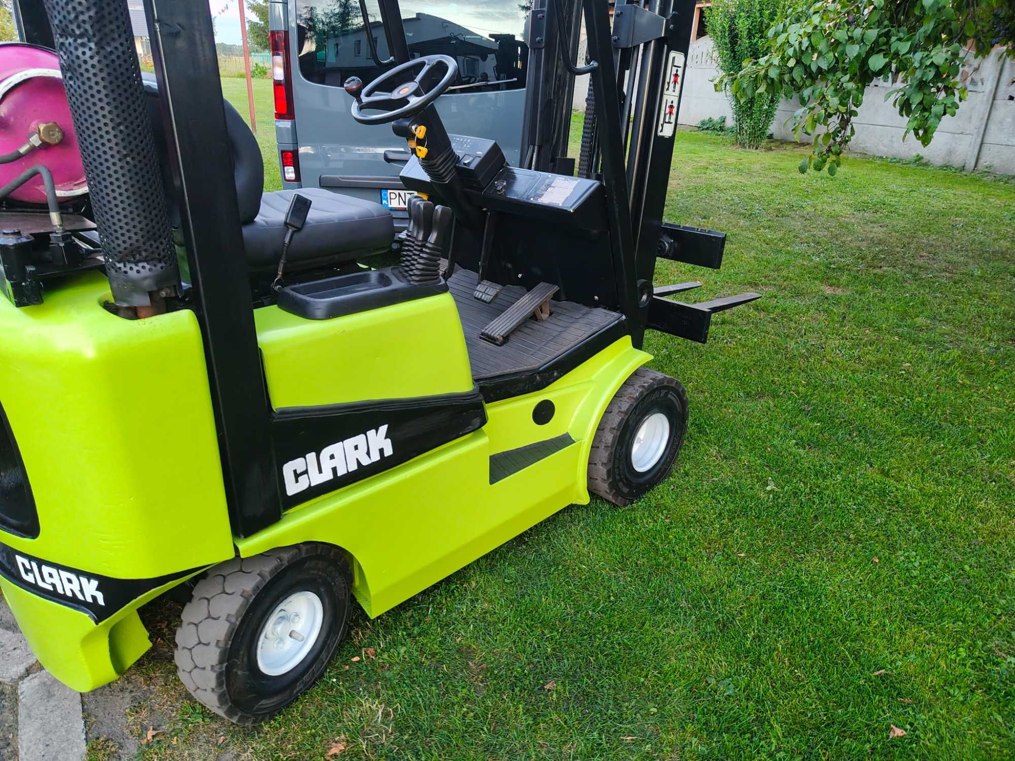 Wózek widłowy CLARK CGP 18, duplex, wolny skok, 4 sekcje, 2001r FV23%