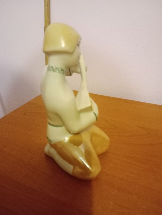 Статуэтка Юный балалаечник